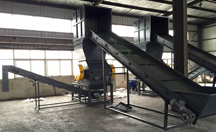 pallet crushing machine